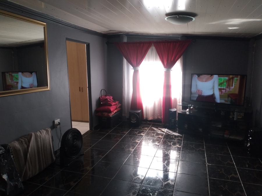 2 Bedroom Property for Sale in Valhalla Park Western Cape